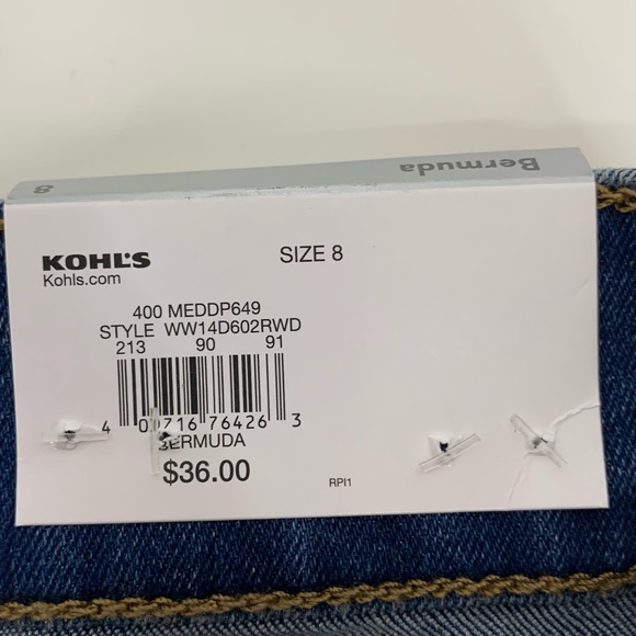 Nine West Mid Rise Bermuda Medium Wash Jean Shorts With Raw Fringe Hem New Nwt - Picture 11 of 16